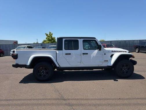 Bright White Clearcoat 2021 Jeep Gladiator Mojave