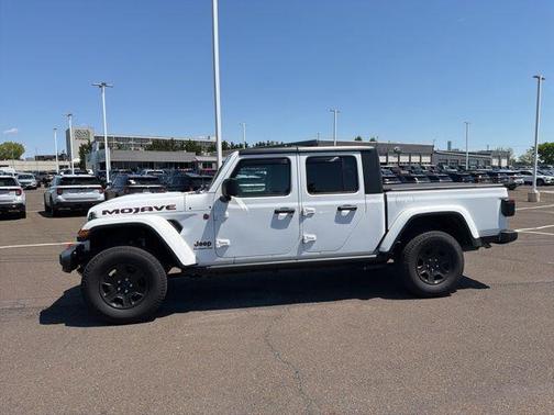 Bright White Clearcoat 2021 Jeep Gladiator Mojave