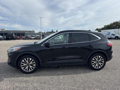 2022 Ford Escape Titanium