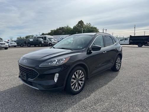 2022 Ford Escape Titanium