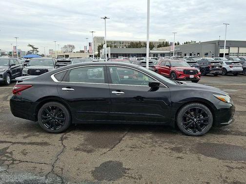 2017 Nissan Altima 2.5 SR