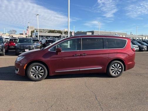 2020 Chrysler Pacifica Touring-L Plus