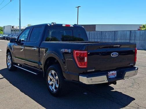 Blue Metallic 2022 Ford F-150 XLT