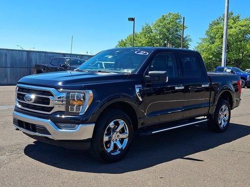 Blue Metallic 2022 Ford F-150 XLT