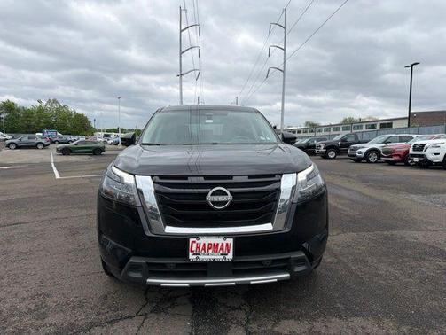 Super Black 2025 Nissan Pathfinder SL