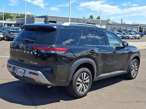 Super Black 2025 Nissan Pathfinder SL