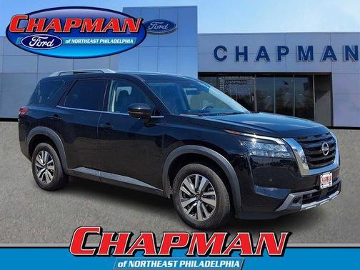 Super Black 2025 Nissan Pathfinder SL