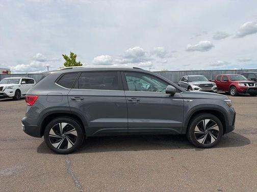 Pure Gray 2023 Volkswagen Taos 1.5T SE