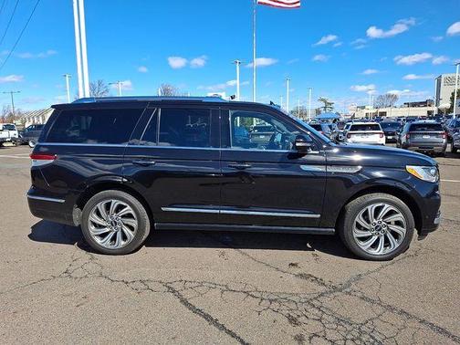 2022 Lincoln Navigator Reserve
