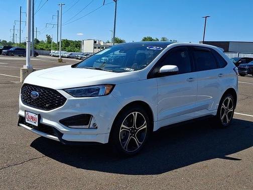 White Metallic 2022 Ford Edge ST