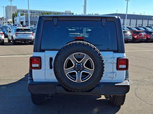 Bright White Clearcoat 2018 Jeep Wrangler Unlimited Sport