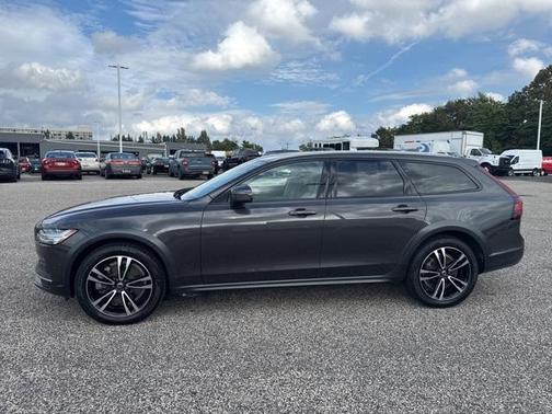 2023 Volvo V90 Cross Country B6 Ultimate