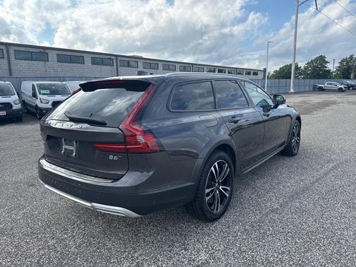 2023 Volvo V90 Cross Country B6 Ultimate