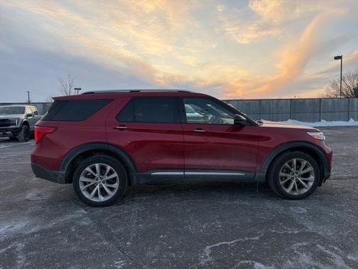 2023 Ford Explorer Platinum