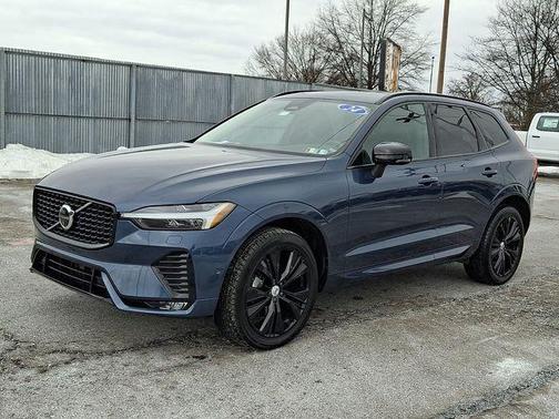 2024 Volvo XC60 B5 Plus Dark Theme