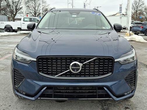 2024 Volvo XC60 B5 Plus Dark Theme