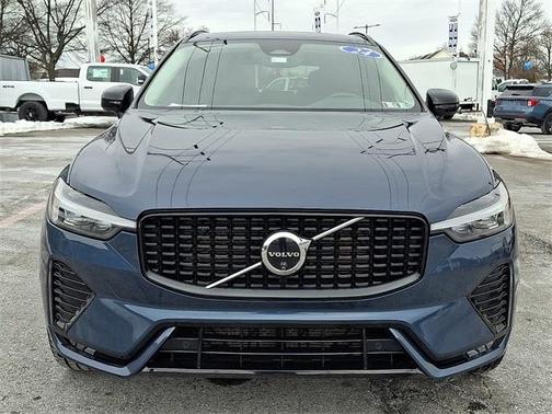 2024 Volvo XC60 B5 Plus Dark Theme
