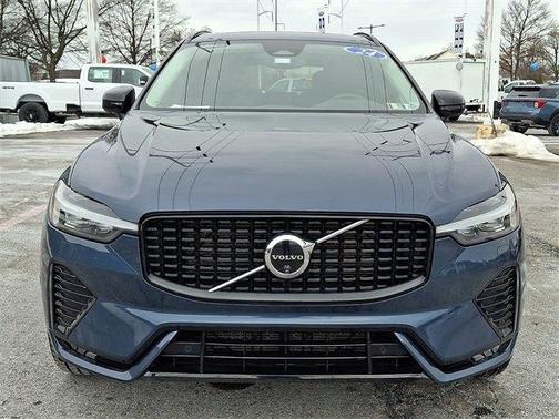 2024 Volvo XC60 B5 Plus Dark Theme