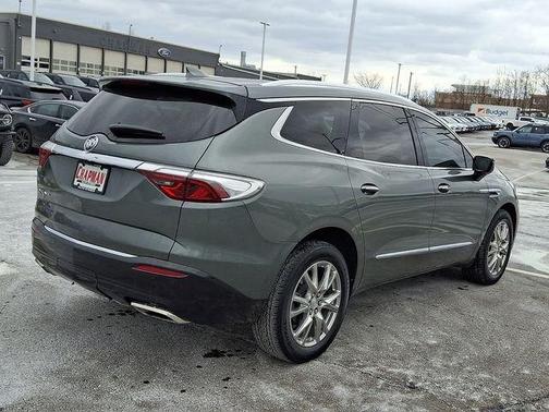 2022 Buick Enclave Essence