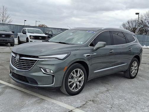 2022 Buick Enclave Essence