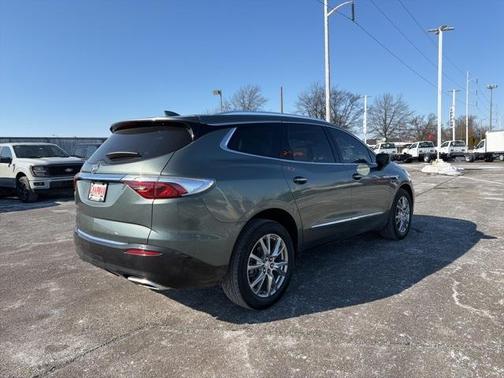 2022 Buick Enclave Essence