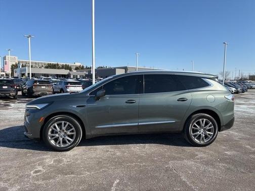 2022 Buick Enclave Essence