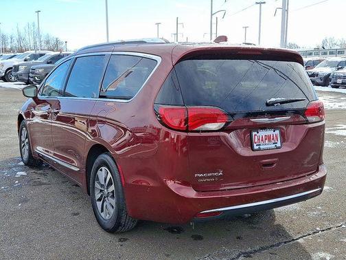 Velvet Red Pearlcoat 2020 Chrysler Pacifica Touring-L Plus