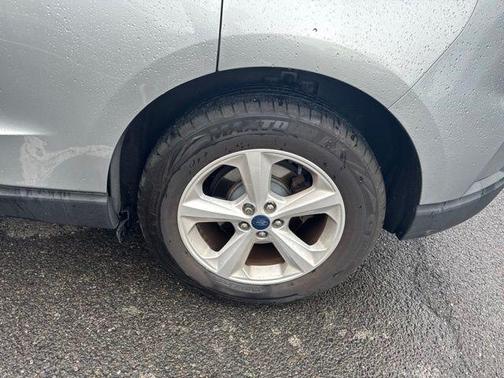 Silver 2020 Ford Edge SE