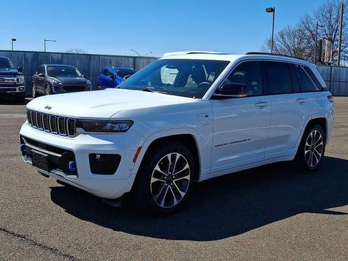 Bright White Clearcoat 2022 Jeep Grand Cherokee 4xe Overland
