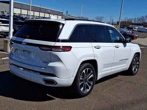 Bright White Clearcoat 2022 Jeep Grand Cherokee 4xe Overland