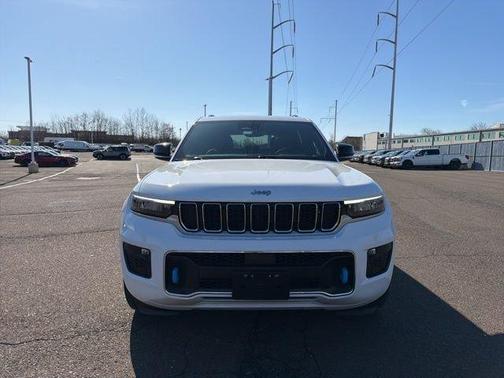 Bright White Clearcoat 2022 Jeep Grand Cherokee 4xe Overland