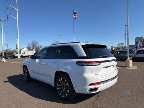 Bright White Clearcoat 2022 Jeep Grand Cherokee 4xe Overland