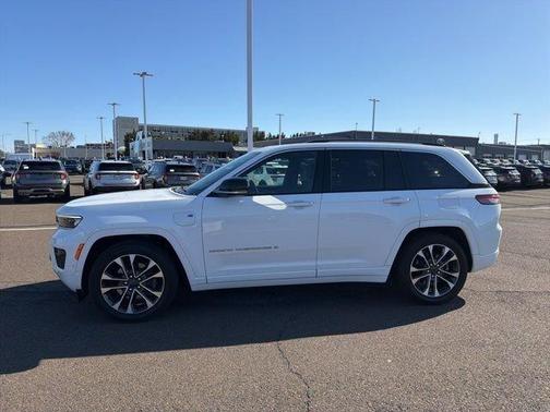 Bright White Clearcoat 2022 Jeep Grand Cherokee 4xe Overland