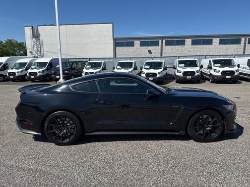 2018 Ford Shelby GT350 Base