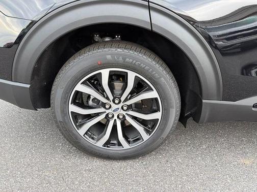 Black Metallic 2026 Ford Explorer ST-Line