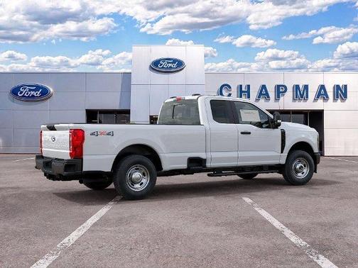 Oxford White 2027 Ford F-350 XL