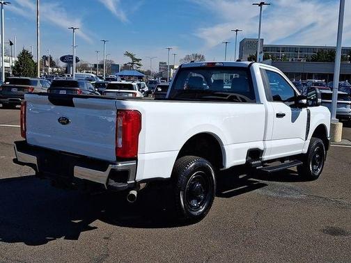 Oxford White 2024 Ford F-250 XL