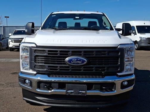 Oxford White 2024 Ford F-250 XL