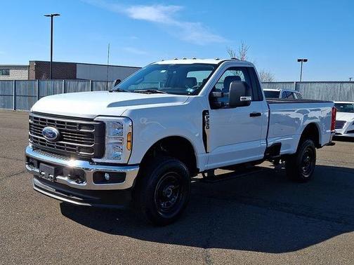 Oxford White 2024 Ford F-250 XL