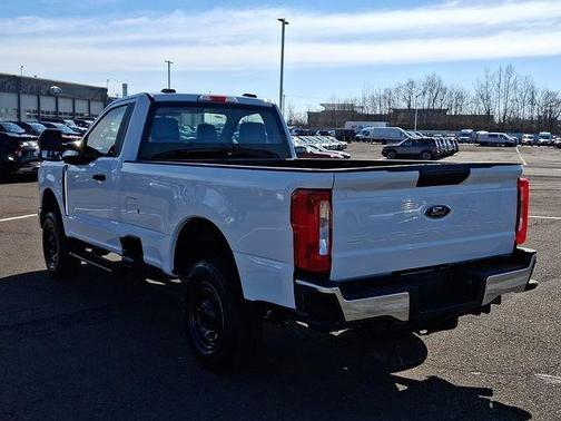 Oxford White 2024 Ford F-250 XL