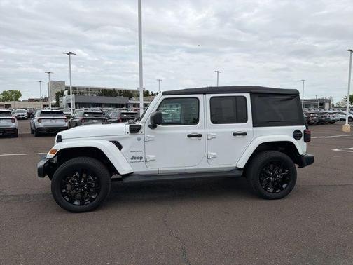 Bright White Clearcoat 2023 Jeep Wrangler 4xe Sahara