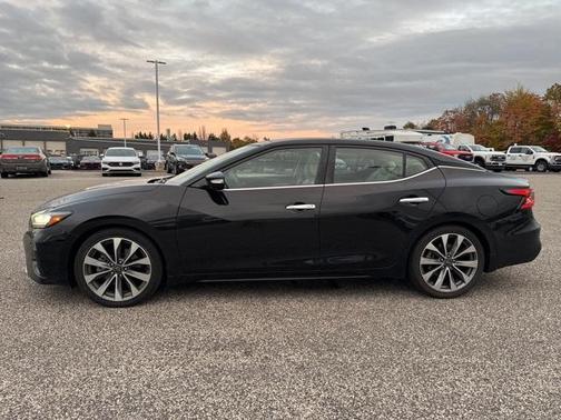 2023 Nissan Maxima Platinum