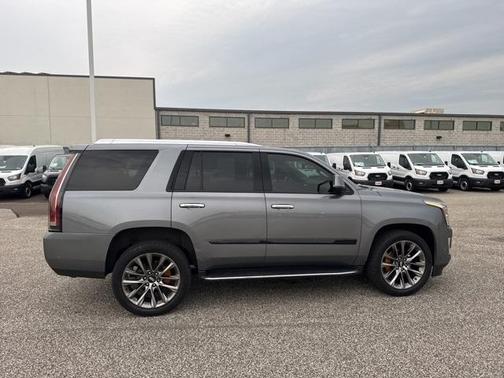 2020 Cadillac Escalade Luxury