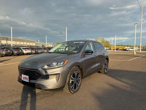 Gray Metallic 2022 Ford Escape SE