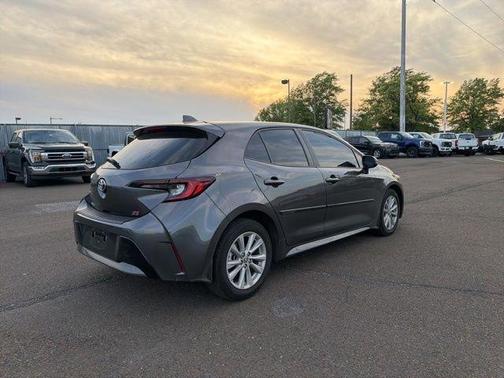 Magnetic Gray Metallic 2025 Toyota Corolla Hatchback SE
