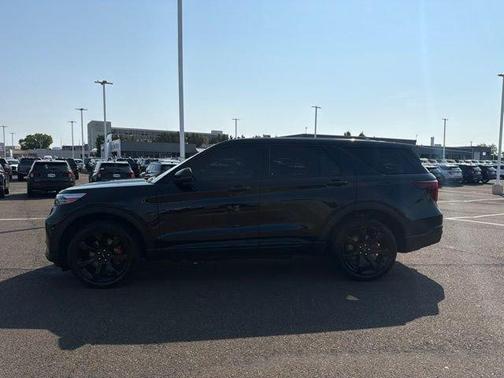 Black Metallic 2022 Ford Explorer ST