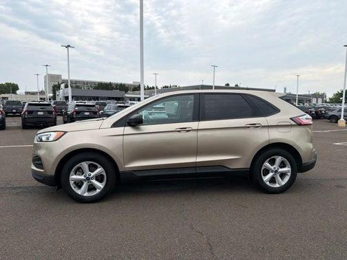 Desert Gold Metallic 2020 Ford Edge SE