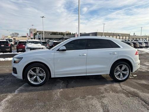 2023 Audi Q8 55 Premium Plus