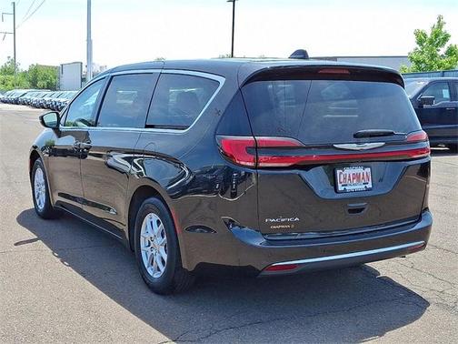 2023 Chrysler Pacifica Touring-L