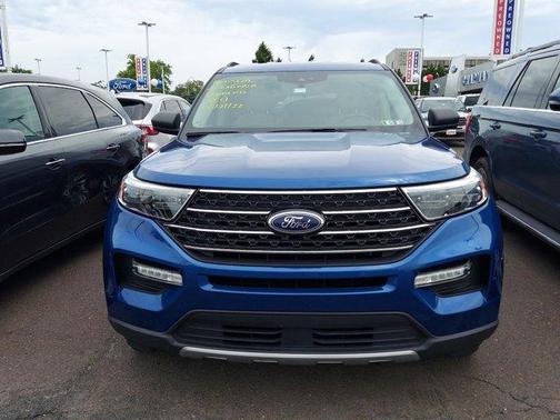 Photo 2 of 7 of 2020 Ford Explorer XLT